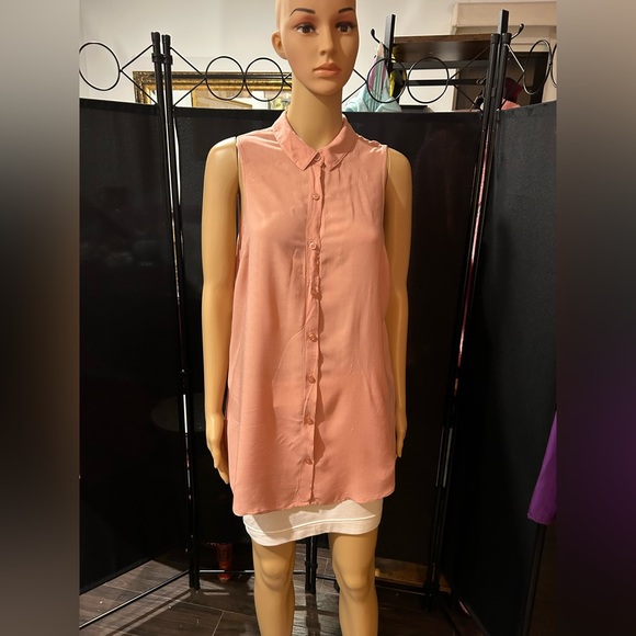 BCBGeneratio peach/pink tie back, sleeveless blouse. Sz M - Picture 1 of 8